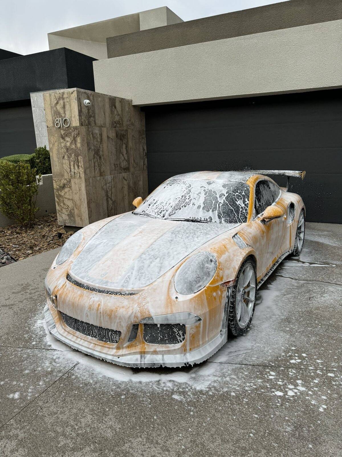 Full car detailing in Gilbert Arizona